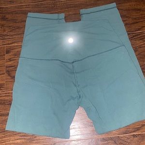 Lululemon sea foam/teal cropped leggings